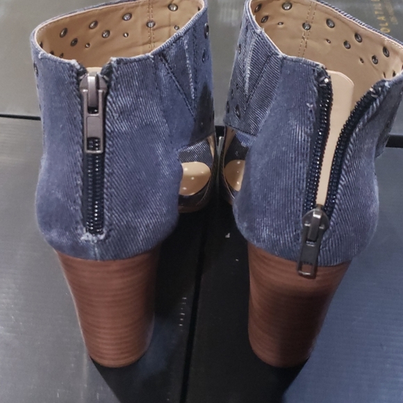 Very Volatile Tevy Denim Brand New in Box Rare - Picture 3 of 7